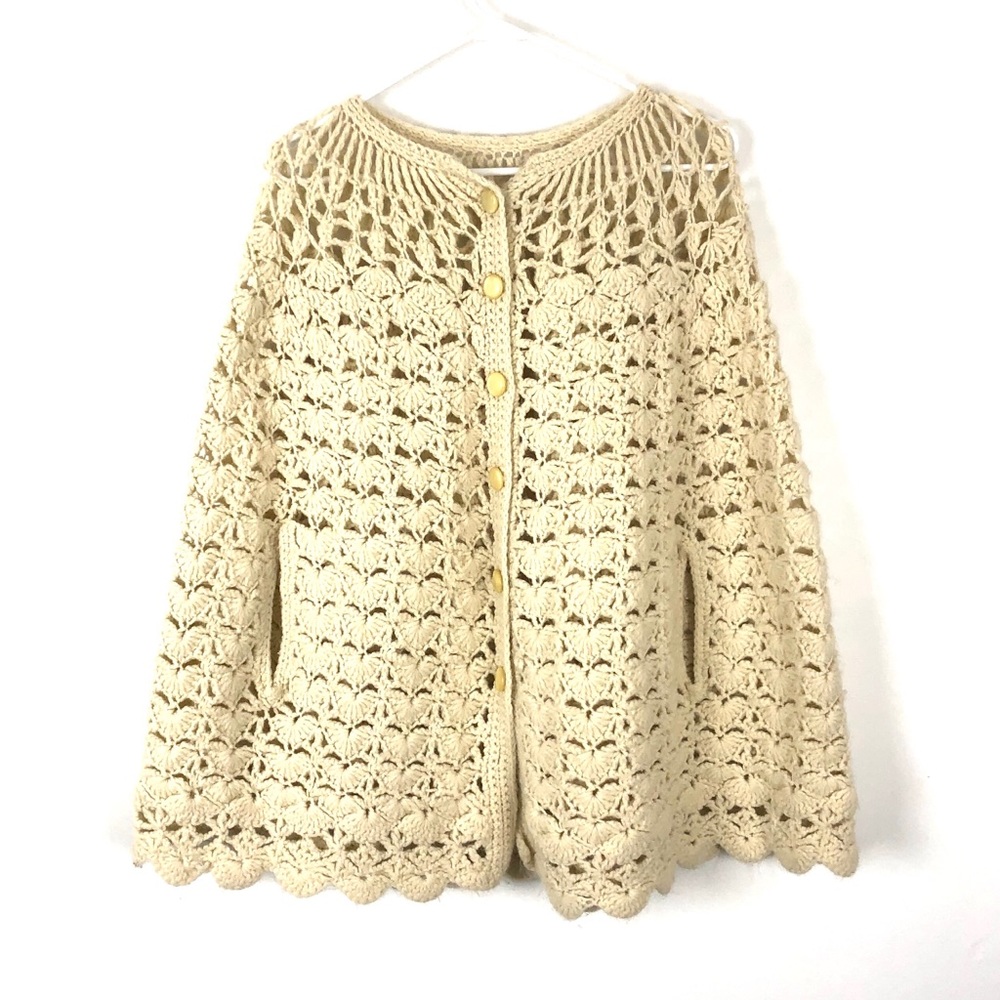 Vintage ca. 1960s Handmade Crocheted Cape